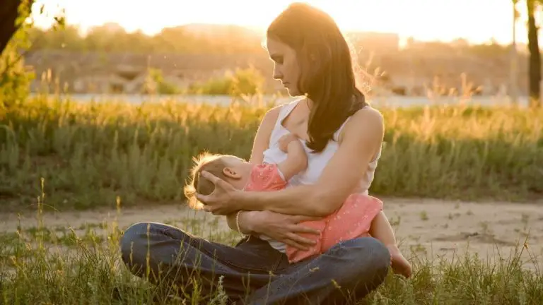 Beneficios de la lactancia materna para la madre y el bebé