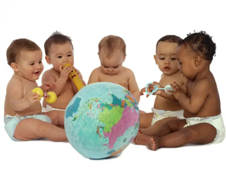 adopcion de bebes en el mundo